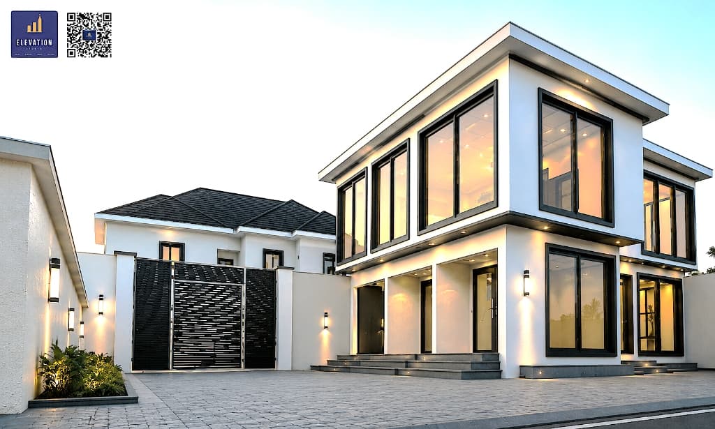 Contemporary Glass-Fronted Residence